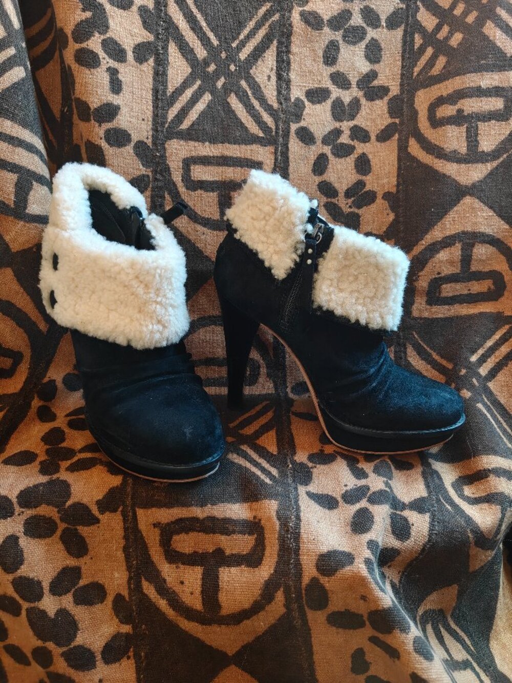 UGG Georgette Boots Size 9